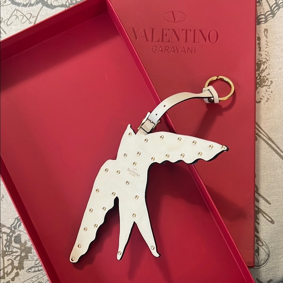 Valentino Garavani Rockstud Leather Swallow Bag Charm with Ornate Patterns. ♥️💝 - Picture 4 of 11